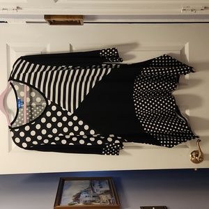 Aster by Firmiana  knit tunic/top